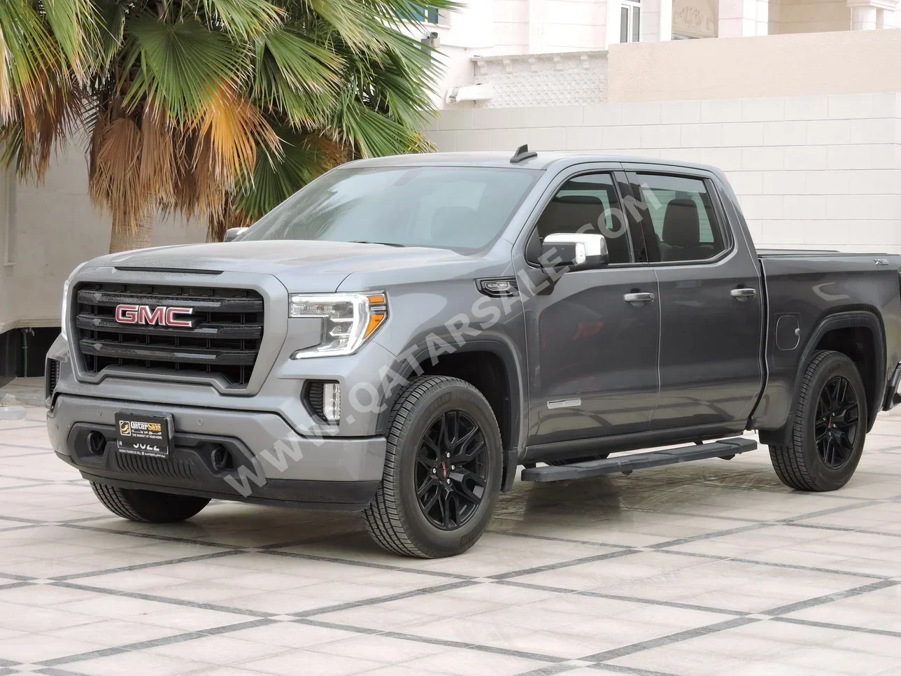 GMC  Sierra  1500  2021  Automatic  94,000 Km  8 Cylinder  Four Wheel Drive (4WD)  Pick Up  Gray