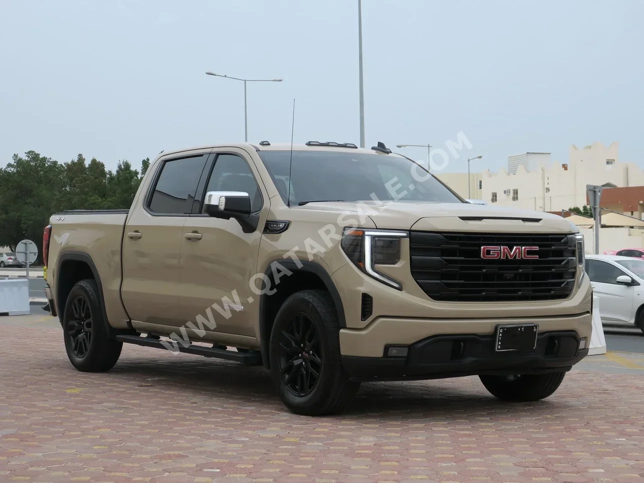 جي ام سي  سييرا  اليفيشن  2023  اوتوماتيك  92,000 كم  8 سلندر  دفع رباعي  بيكب  بيج  تحت الضمان