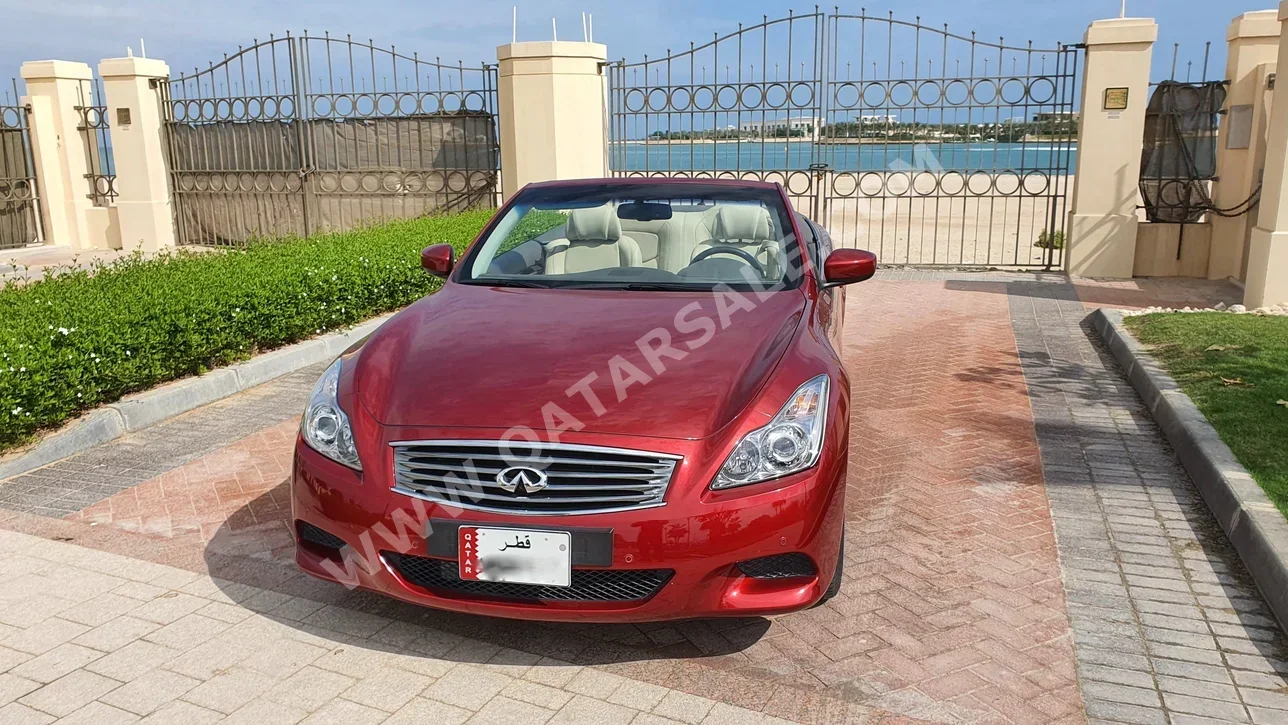 Infiniti  Q  60  2015  Automatic  70,700 Km  6 Cylinder  Rear Wheel Drive (RWD)  Convertible  Red