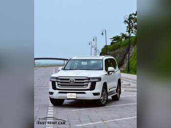 Toyota  Land Cruiser GXR  8 Cylinder  SUV 4x4  White  2026