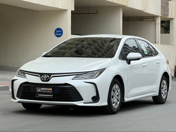 تويوتا  كورولا  2023  اوتوماتيك  70,000 كم  4 سلندر  سحب امامي  سيدان  أبيض