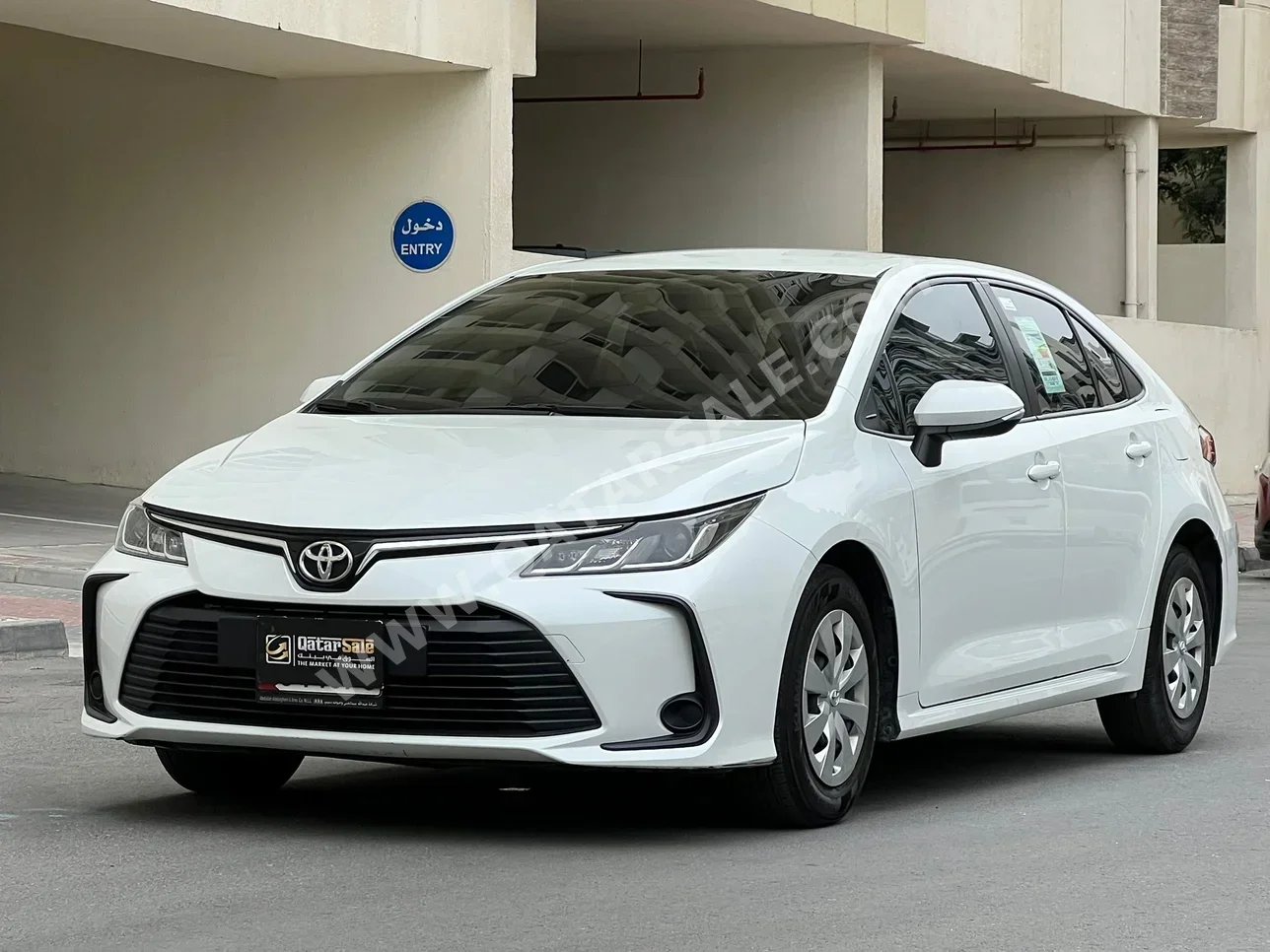Toyota  Corolla  2023  Automatic  70,000 Km  4 Cylinder  Front Wheel Drive (FWD)  Sedan  White