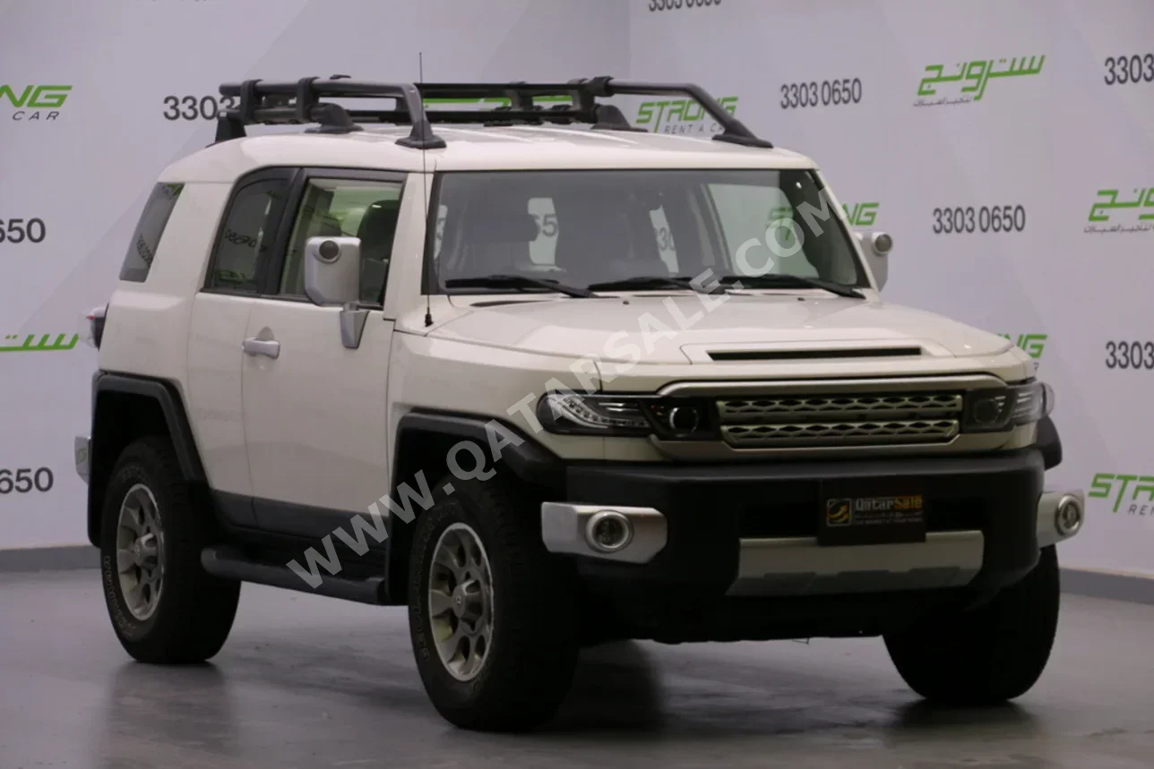 Toyota  FJ Cruiser  2013  Automatic  169,000 Km  6 Cylinder  Four Wheel Drive (4WD)  SUV  White