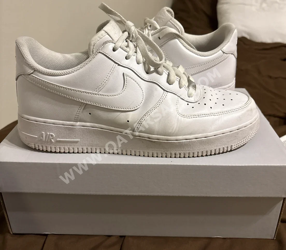 Shoes Nike White Size 44 USA Men