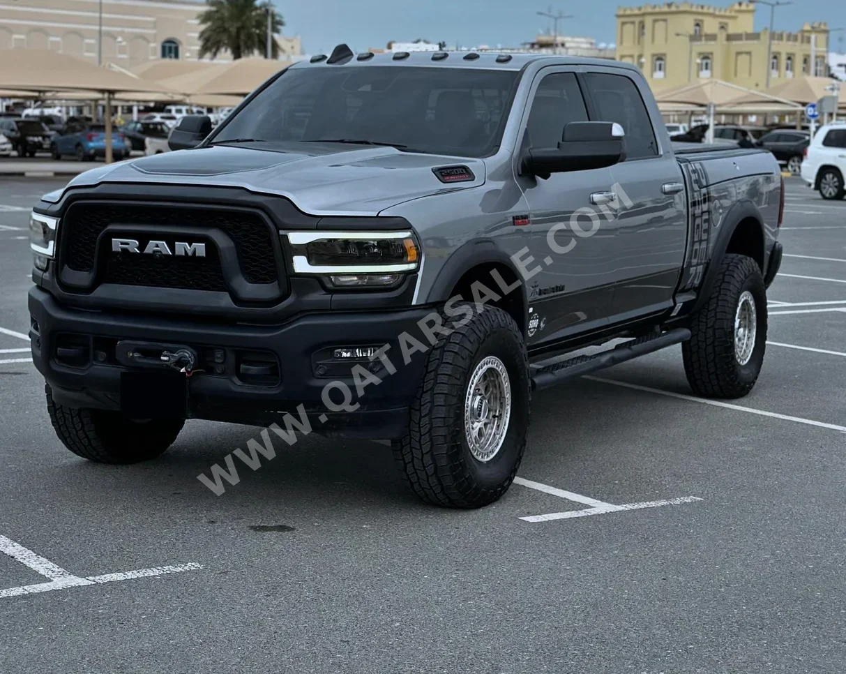 Dodge Ram Power Wagon 2020 Automatic 34,000 Km 8 Cylinder Four Wheel Drive (4WD) Pick Up Gray