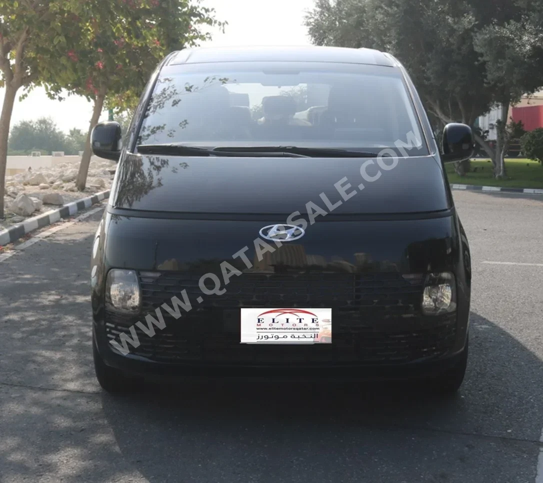 Hyundai  Staria  6 Cylinder  VAN  Black  2023