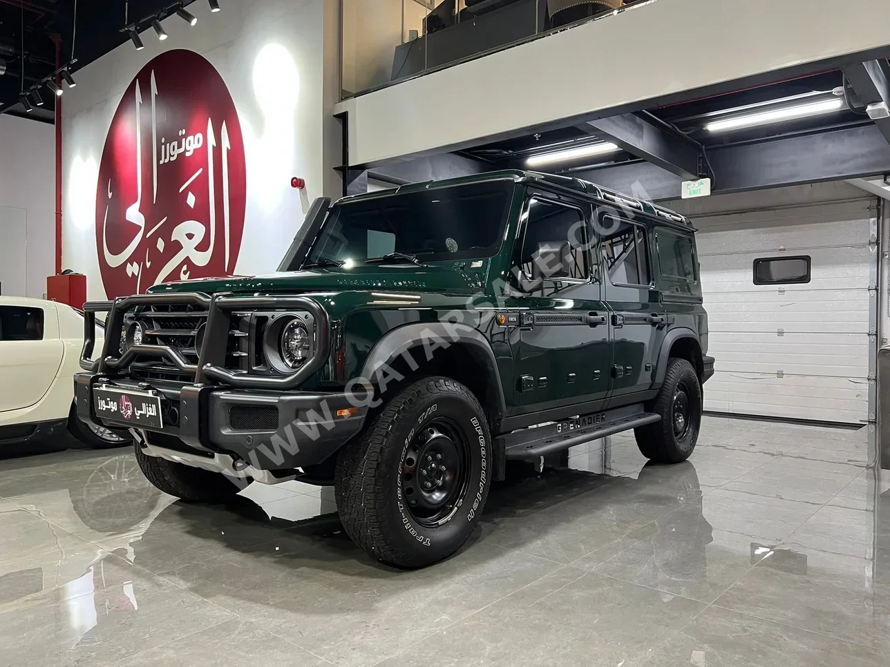 إينوس غرينادير 2023 اوتوماتيك 38,000 كم 6 سلندر دفع رباعي اس يو في أخضر تحت الضمان