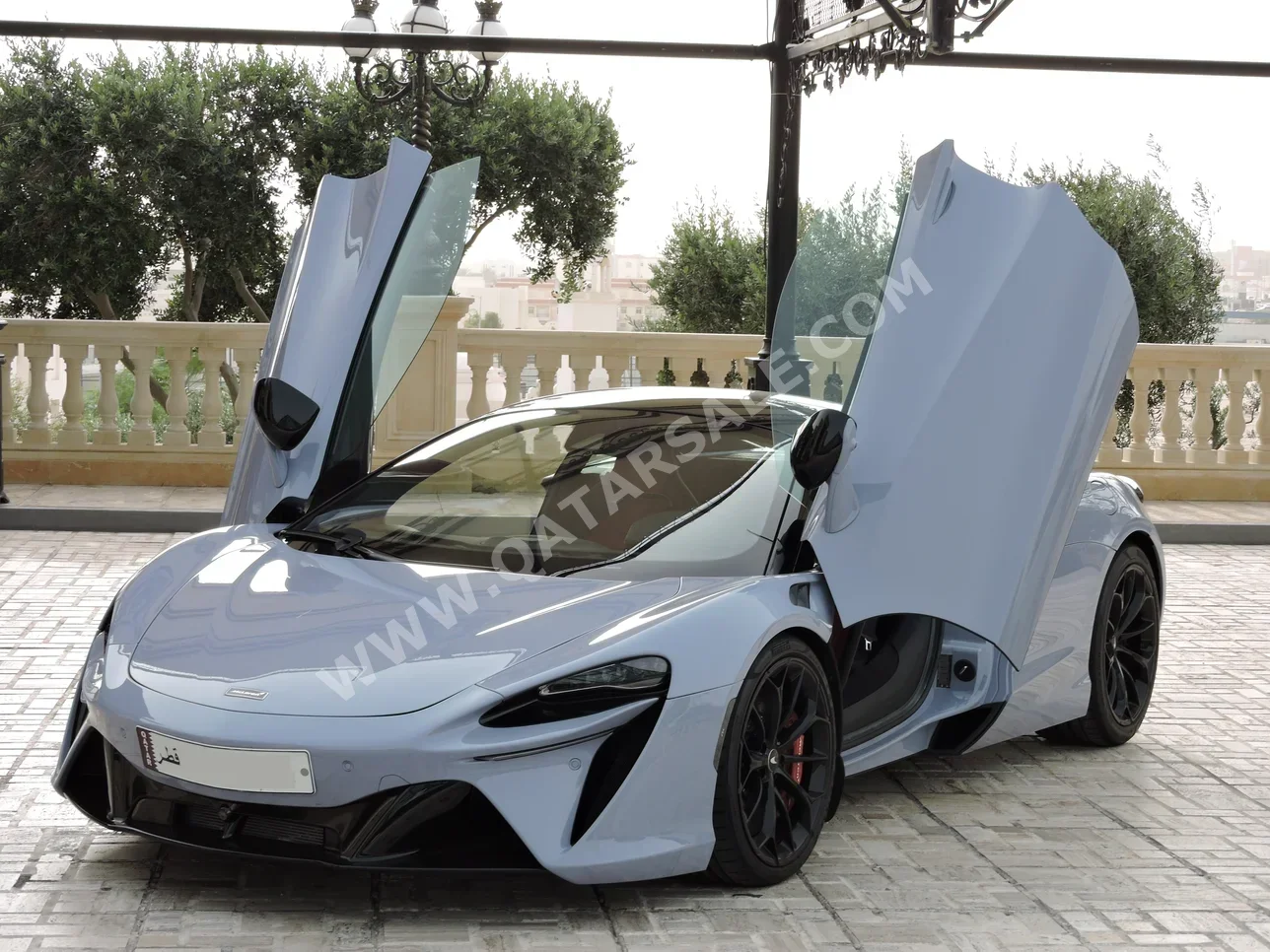 ماكلارين  ارتورا  2023  اوتوماتيك  2,800 كم  6 سلندر  دفع خلفي  كوبيه \ سبورت  رمادي ناردو  تحت الضمان