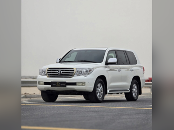 تويوتا  لاند كروزر  في اكس ار  2009  اوتوماتيك  560,000 كم  8 سلندر  دفع رباعي  اس يو في  أبيض