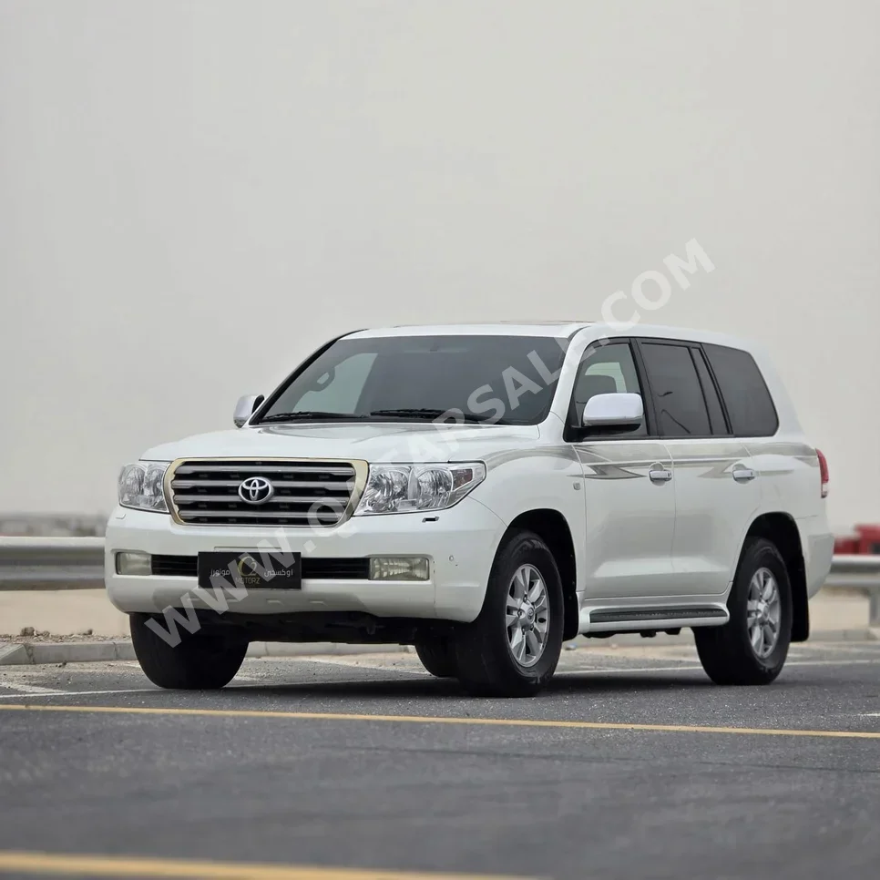 تويوتا  لاند كروزر  في اكس ار  2009  اوتوماتيك  560,000 كم  8 سلندر  دفع رباعي  اس يو في  أبيض