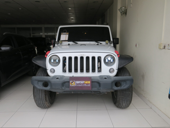 جييب  رانجلار  صحارى  2016  اوتوماتيك  71,000 كم  6 سلندر  دفع رباعي  اس يو في  أبيض