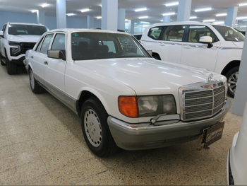Mercedes-Benz  560 SEL  1986  Automatic  60,000 Km  6 Cylinder  Rear Wheel Drive (RWD)  Classic  White