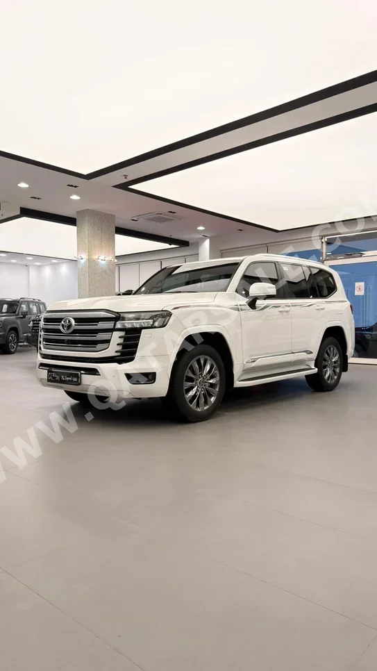 Toyota  Land Cruiser  GXR Twin Turbo  2024  Automatic  53,000 Km  6 Cylinder  Four Wheel Drive (4WD)  SUV  White  With Warranty