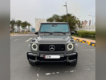 مرسيدس - بنز  جي - كلاس  63 اي ام جي  2025  اوتوماتيك  8,500 كم  8 سلندر  دفع رباعي  اس يو في  رمادي  تحت الضمان