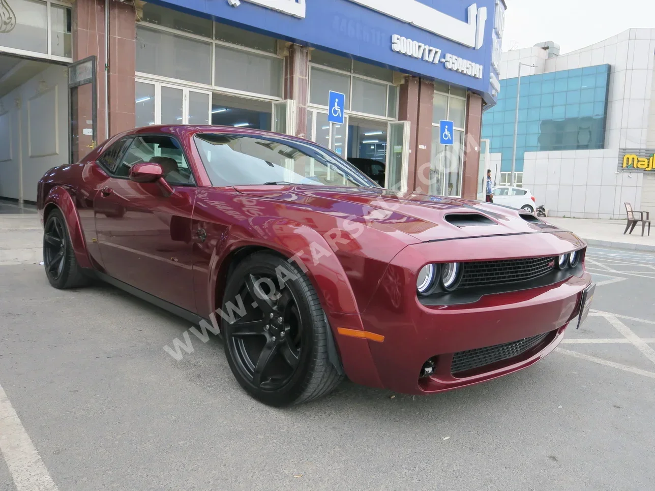 دودج  تشالنجر  اس ار تي  2021  اوتوماتيك  119,000 كم  8 سلندر  دفع خلفي  كوبيه \ سبورت  عنابي