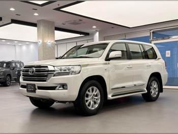 Toyota  Land Cruiser  VXR  2020  Automatic  199,000 Km  8 Cylinder  Four Wheel Drive (4WD)  SUV  White