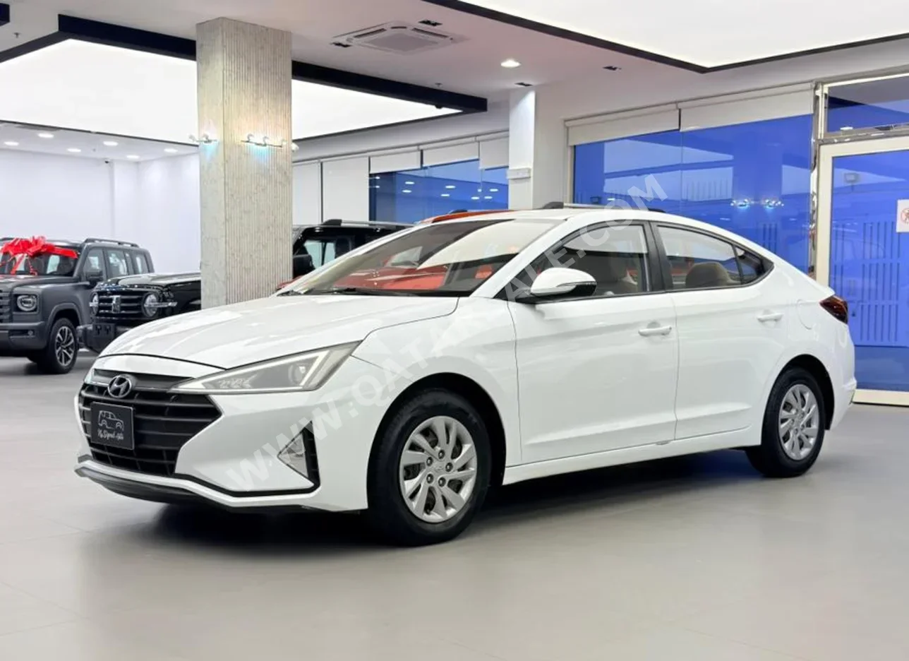 هيونداي  النترا  2019  اوتوماتيك  152,000 كم  4 سلندر  سحب امامي  سيدان  أبيض