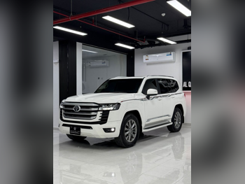 تويوتا  لاند كروزر  جي اكس ار توين توربو  2024  اوتوماتيك  70,000 كم  6 سلندر  دفع رباعي  اس يو في  أبيض  تحت الضمان