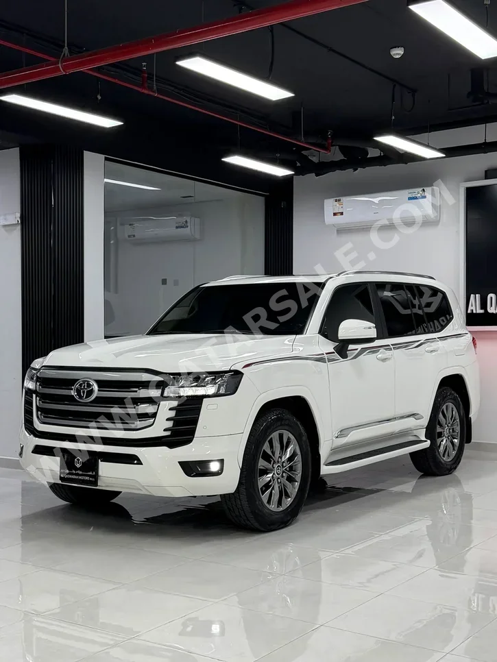 تويوتا  لاند كروزر  جي اكس ار توين توربو  2024  اوتوماتيك  70,000 كم  6 سلندر  دفع رباعي  اس يو في  أبيض  تحت الضمان