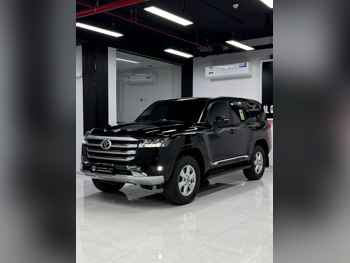 تويوتا  لاند كروزر  جي اكس ار توين توربو  2024  اوتوماتيك  78,000 كم  6 سلندر  دفع رباعي  اس يو في  أسود  تحت الضمان