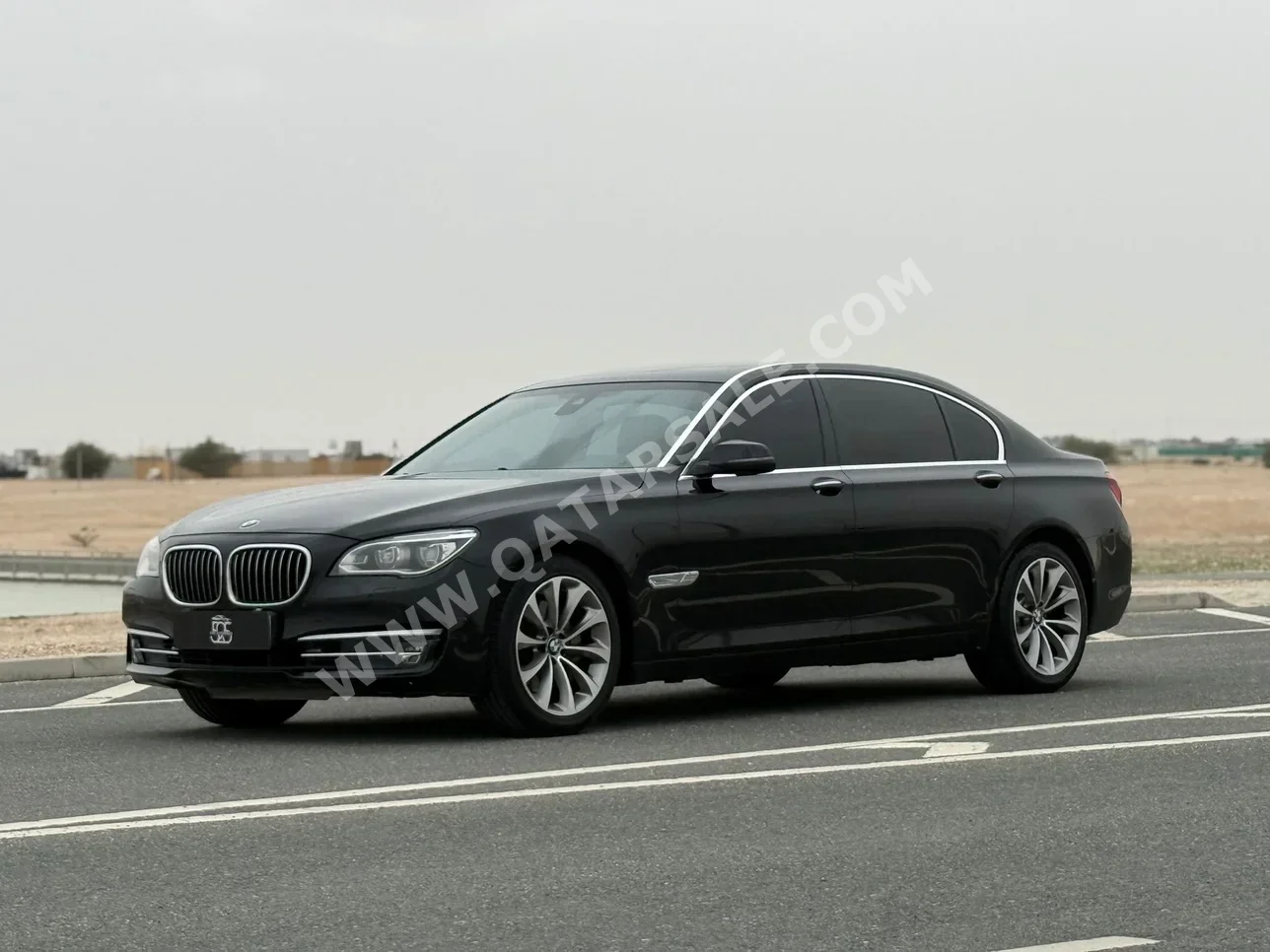 بي ام دبليو  الفئة - السابعة  730 Li  2015  اوتوماتيك  70,000 كم  6 سلندر  دفع خلفي  سيدان  أسود