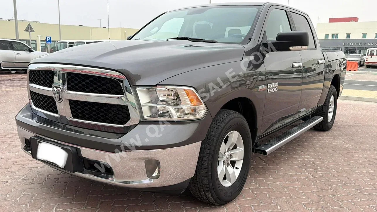 دودج رام 1500 2016 اوتوماتيك 155,000 كم 8 سلندر دفع رباعي بيكب رمادي