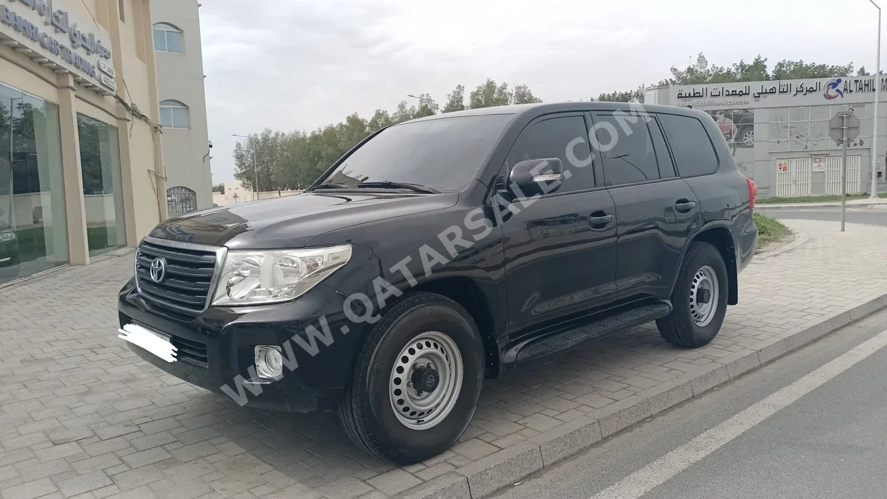 Toyota  Land Cruiser  G  2012  Automatic  364,000 Km  6 Cylinder  Four Wheel Drive (4WD)  SUV  Black