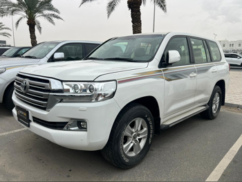 Toyota  Land Cruiser  GXR  2019  Automatic  3,000 Km  8 Cylinder  Four Wheel Drive (4WD)  SUV  White