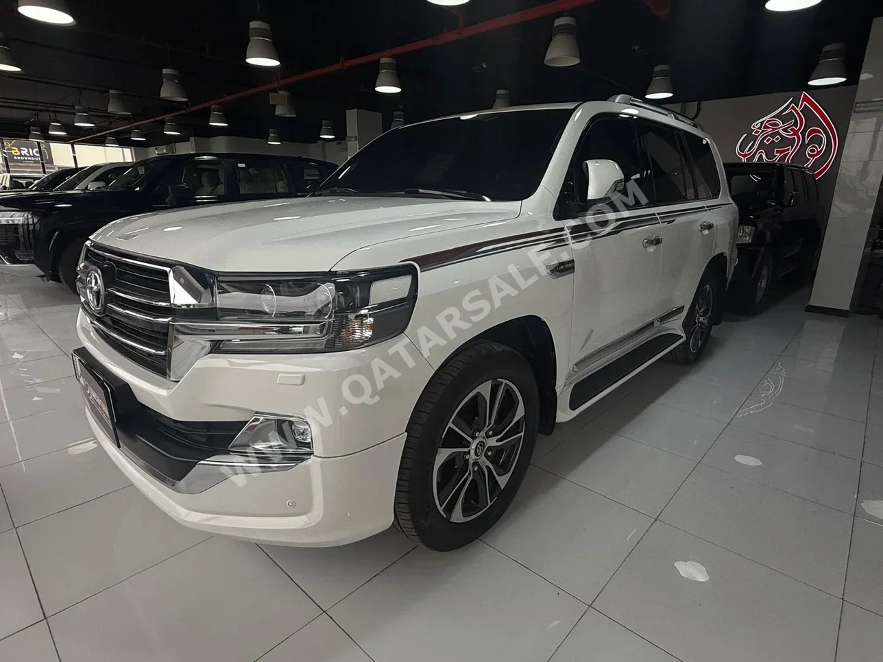 تويوتا  لاند كروزر  جي اكس ار - غراند تورينغ  2020  اوتوماتيك  138,000 كم  8 سلندر  دفع رباعي  اس يو في  أبيض