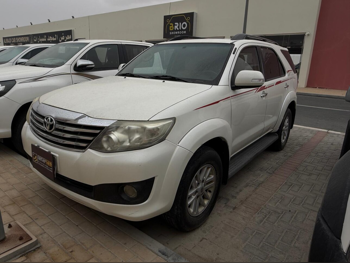 تويوتا  فورشنر  اس ار 5  2015  اوتوماتيك  172,000 كم  6 سلندر  دفع رباعي  اس يو في  أبيض