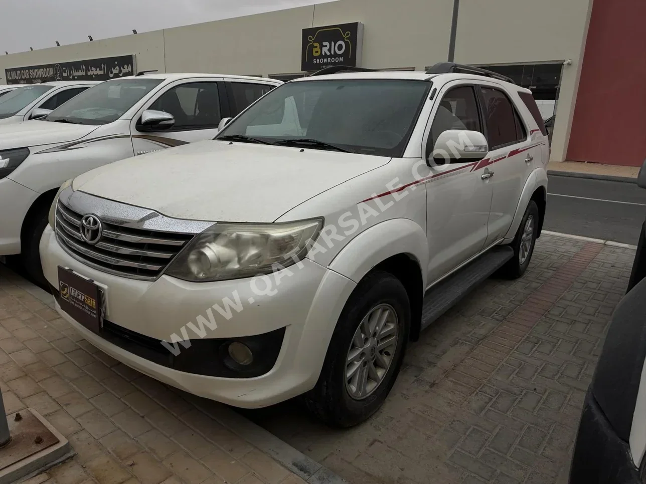 تويوتا  فورشنر  اس ار 5  2015  اوتوماتيك  172,000 كم  6 سلندر  دفع رباعي  اس يو في  أبيض