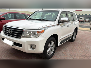 Toyota  Land Cruiser  GXR  2014  Automatic  240,000 Km  8 Cylinder  Four Wheel Drive (4WD)  SUV  White