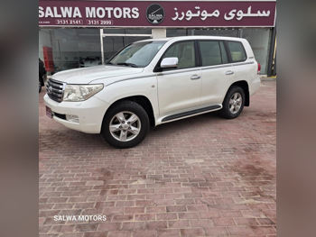 تويوتا  لاند كروزر  في اكس ار  2011  اوتوماتيك  390,000 كم  8 سلندر  دفع رباعي  اس يو في  أبيض