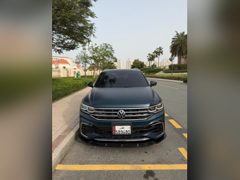 Volkswagen  Tiguan  R-Line  2022  Automatic  37,000 Km  4 Cylinder  All Wheel Drive (AWD)  SUV  Green  With Warranty