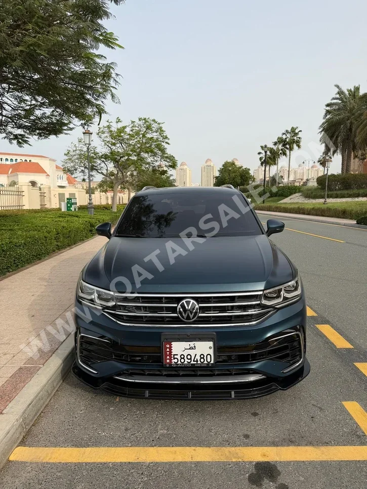 Volkswagen  Tiguan  R-Line  2022  Automatic  37,000 Km  4 Cylinder  All Wheel Drive (AWD)  SUV  Green  With Warranty