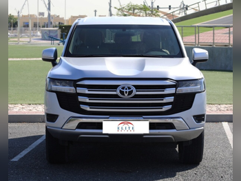 تويوتا لاند كروزر 6 سلندر إس يو في 2 في 4 حليبي 2022