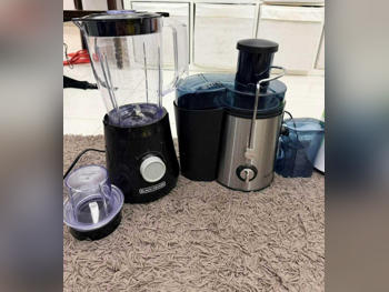 الخلاطات عصارة  أسود