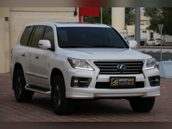 Lexus  LX  570  2014  Automatic  321,000 Km  8 Cylinder  Four Wheel Drive (4WD)  SUV  White