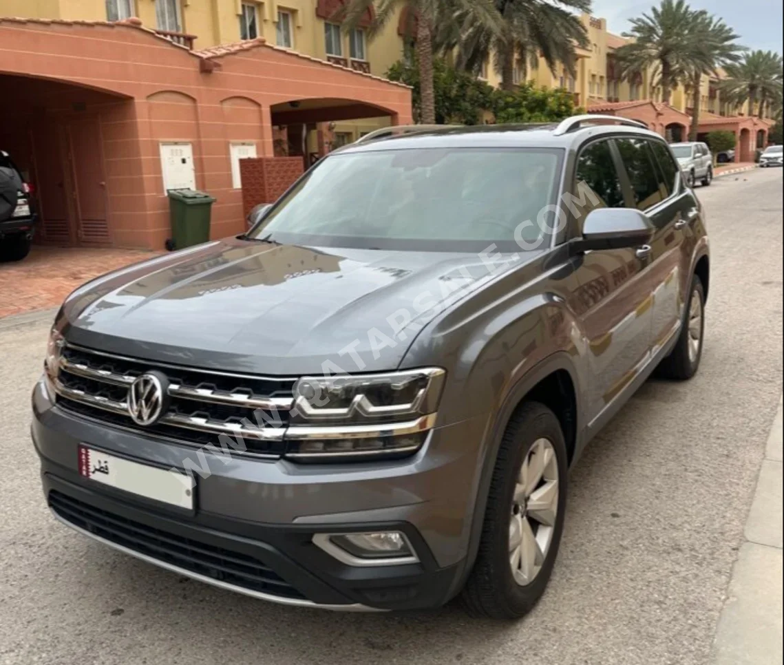 فوكس واغن  تيراماونت  كومفورت لاين  2019  اوتوماتيك  120,000 كم  6 سلندر  دفع كلي مستمر  اس يو في  رمادي
