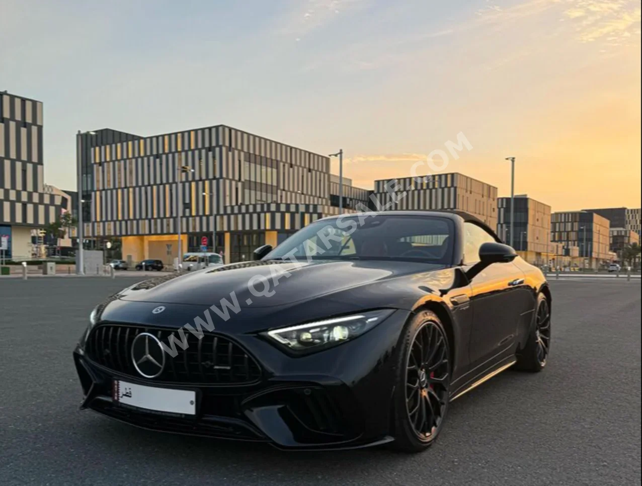 مرسيدس - بنز  اس ال  55 AMG  2022  اوتوماتيك  7,000 كم  8 سلندر  دفع كلي مستمر  كشف  أسود  تحت الضمان