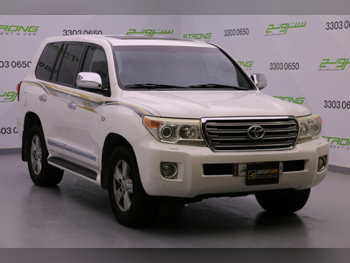 Toyota  Land Cruiser  VXR  2014  Automatic  310,000 Km  8 Cylinder  Four Wheel Drive (4WD)  SUV  White