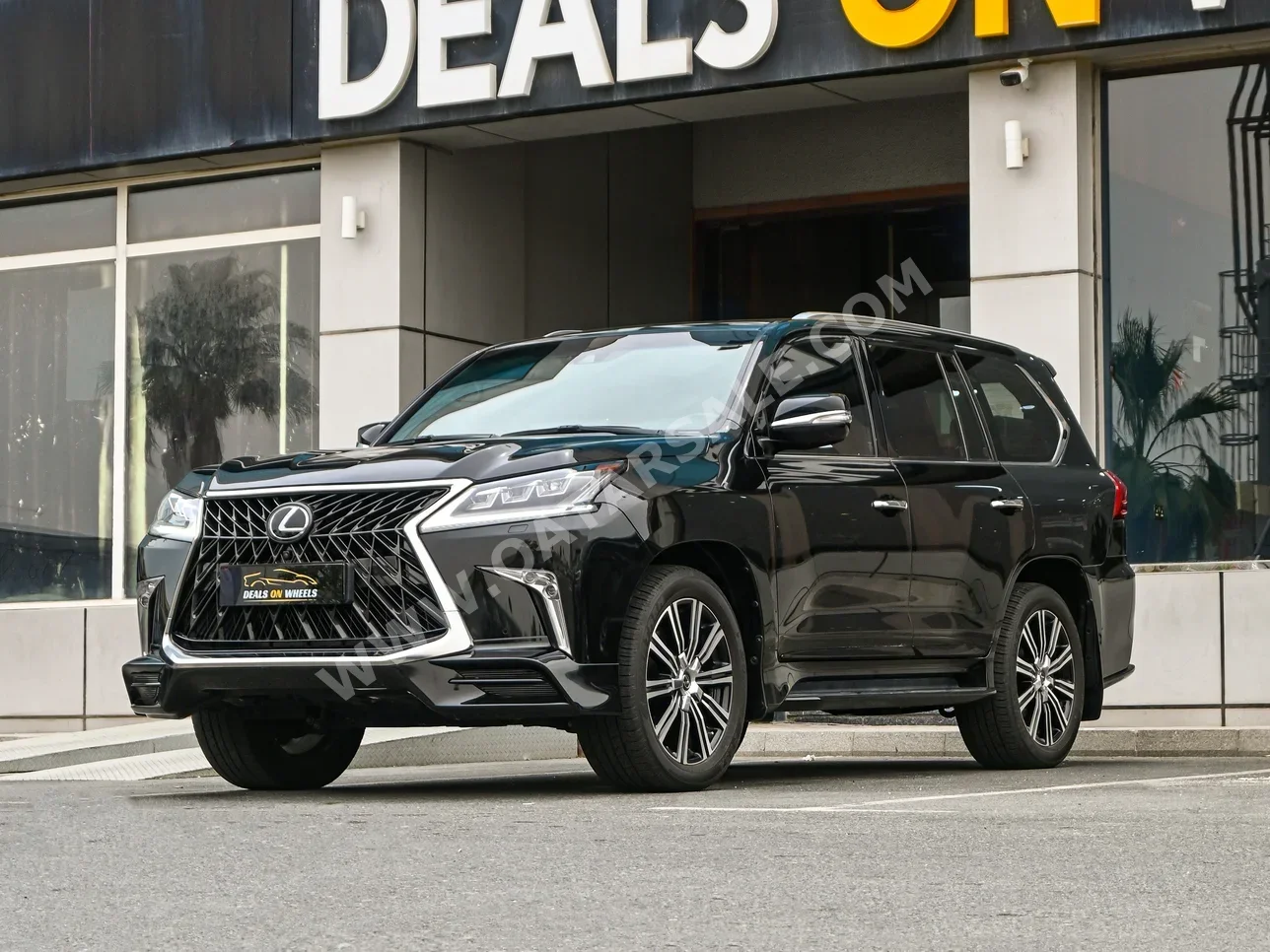 لكزس ال اكس 570 اس 2020 اوتوماتيك 86,000 كم 8 سلندر دفع رباعي اس يو في أسود