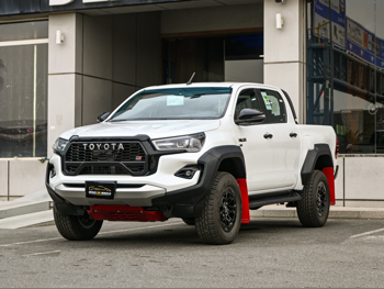 تويوتا  هاي لوكس  جي ار سبورت  2025  اوتوماتيك  0 كم  6 سلندر  دفع رباعي  بيكب  أبيض  تحت الضمان