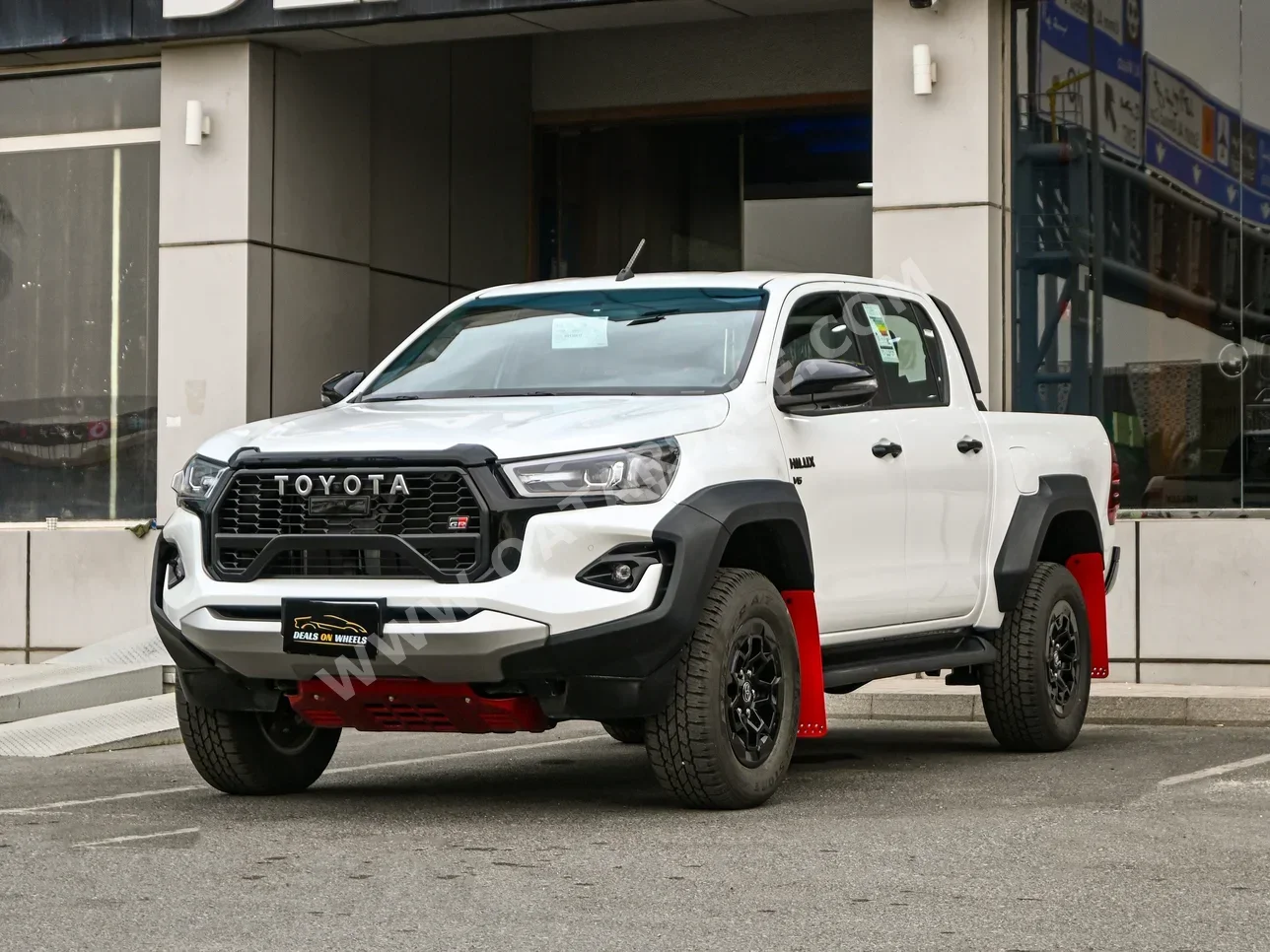 تويوتا  هاي لوكس  جي ار سبورت  2025  اوتوماتيك  0 كم  6 سلندر  دفع رباعي  بيكب  أبيض  تحت الضمان