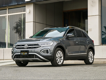 فوكس واغن  تي- روك  ستايل  2025  اوتوماتيك  10,000 كم  4 سلندر  سحب امامي  اس يو في  رمادي  تحت الضمان