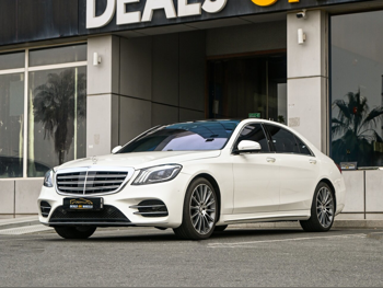 مرسيدس - بنز  اس - كلاس  500 AMG  2016  اوتوماتيك  111,000 كم  8 سلندر  دفع خلفي  سيدان  أبيض