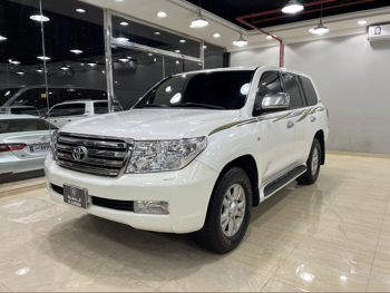 تويوتا  لاند كروزر  جي اكس ار  2009  اوتوماتيك  446,000 كم  8 سلندر  دفع رباعي  اس يو في  أبيض