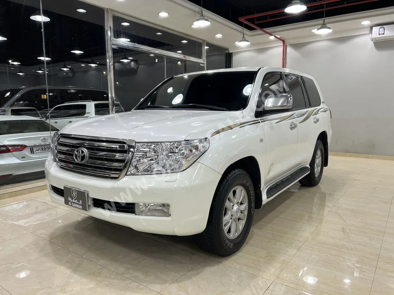 Toyota  Land Cruiser  GXR  2009  Automatic  446,000 Km  8 Cylinder  Four Wheel Drive (4WD)  SUV  White