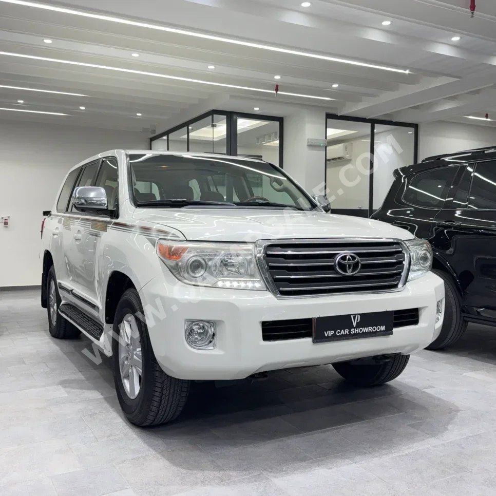 Toyota  Land Cruiser  GX  2014  Automatic  350,000 Km  6 Cylinder  Four Wheel Drive (4WD)  SUV  White