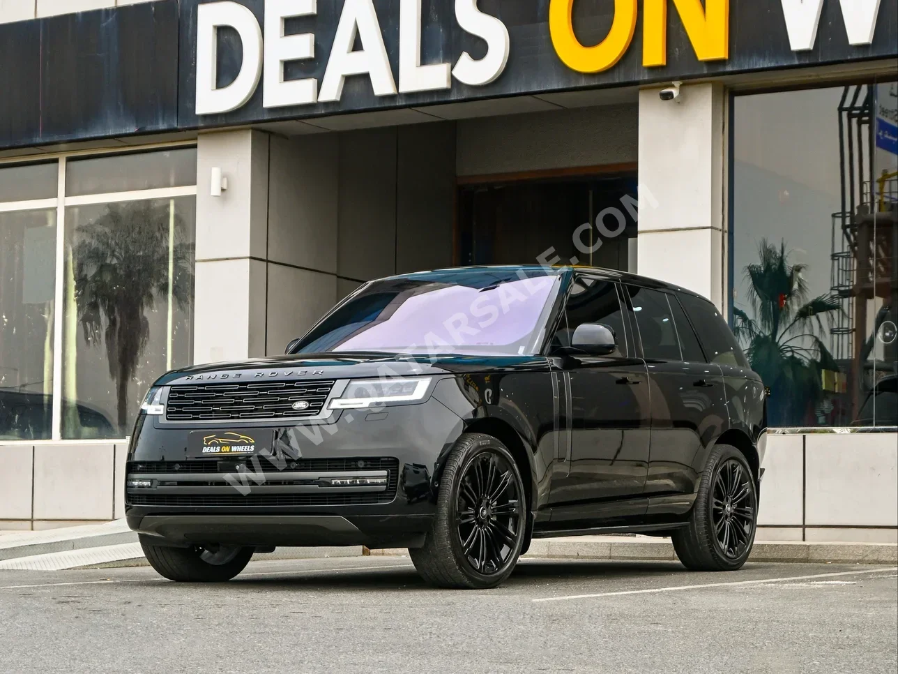 لاند روفر رنج روفر فوج اس اي 2023 اوتوماتيك 82,000 كم 6 سلندر دفع رباعي اس يو في أسود تحت الضمان
